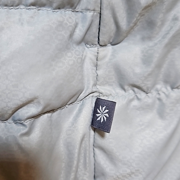 Athleta Goose Down Silver/Grey Puffer Jacket. - Picture 4 of 13